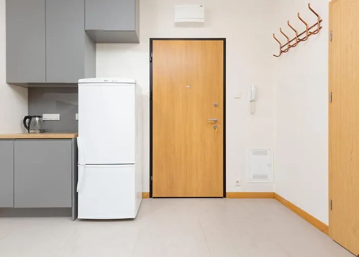 Kolorowy Gocław Apartment by Renters
